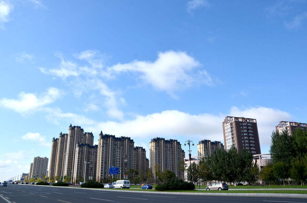 中國(guó)居民購房杠桿率7個(gè)季度連降 放開除個(gè)別超大城市外的落戶限制